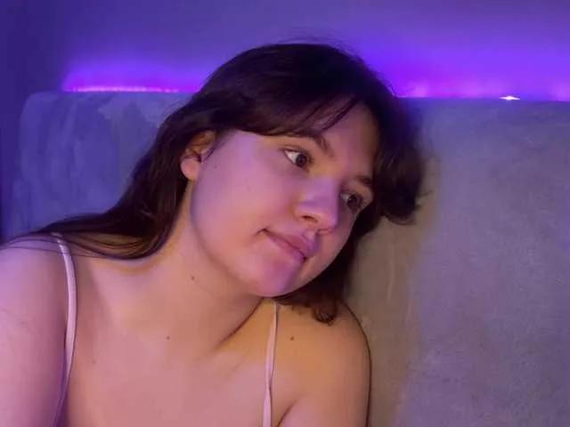 -FoxAlisa- — Special treatment, attention, and compliments. I love generous and sincere people. and I'm also melting from delicious rolls