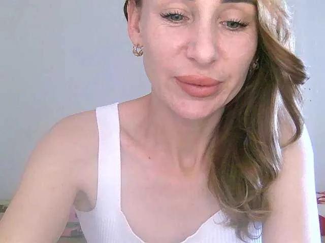 Eeelisss666 on BongaCams 