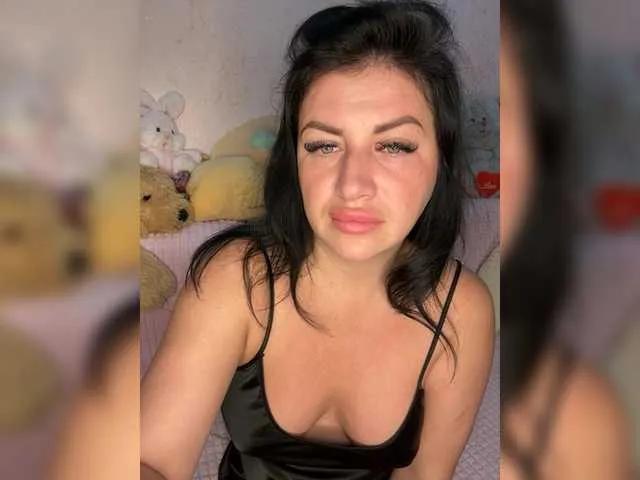 Ju--lia on BongaCams