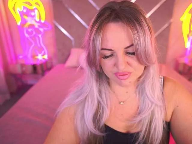 KiraCandyS on BongaCams