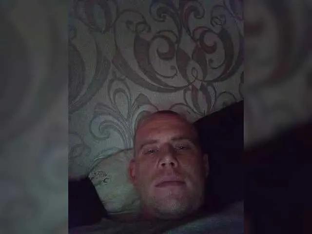 Maxx9887 on BongaCams 