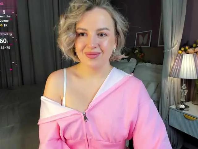 Nikki-Kai on BongaCams 