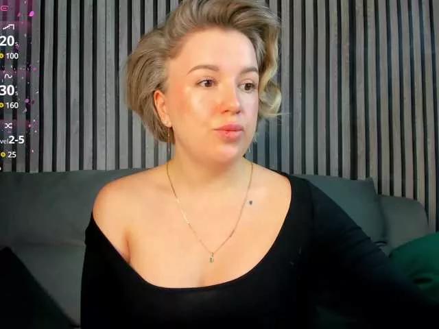 Nikki-Kai on BongaCams 