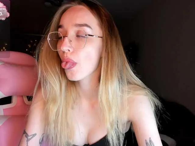Polikinesis — Freechat on BongaCams