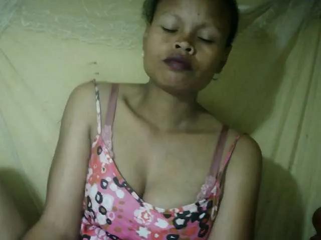 Pussy01lips on BongaCams 