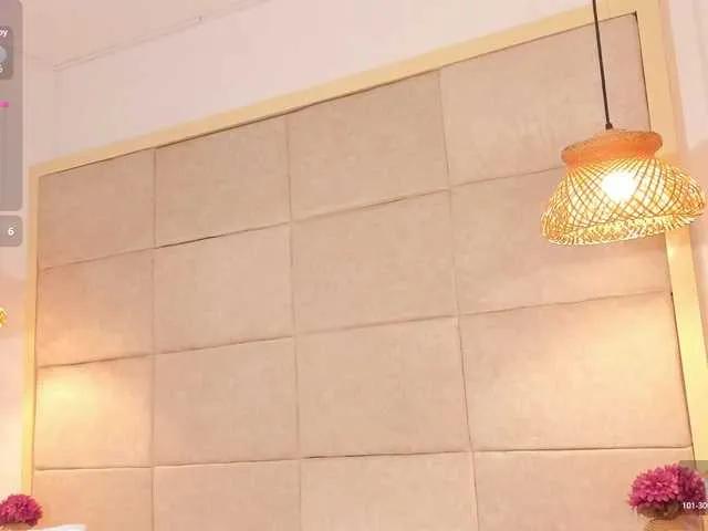 violethilton on BongaCams