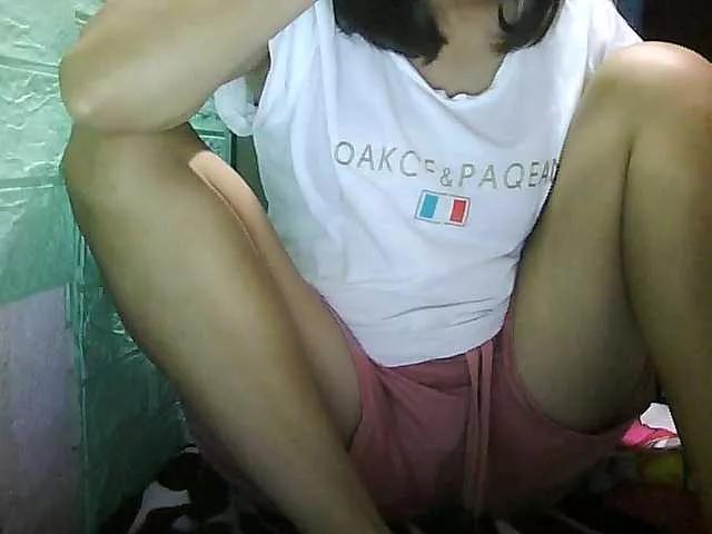 Yummyflirttits69 on BongaCams 