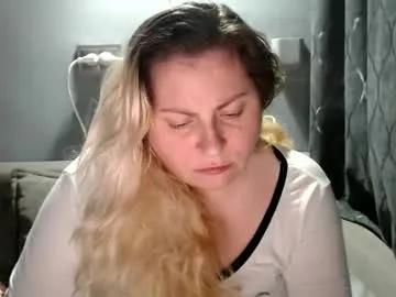 candycream74 — #NATURAL #CURVY #BIGASS #HARDNIPPELS #BBW #TRIMMYPUSSY #PM 5 tkns,Ass if panty 20 tkns,Ass if no panty 80 tkns,Tits 40 tkns,Pussy 80 tkns,Full naked 200 tkns. [795 tokens remaining]