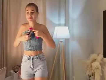 caramel_bella — GOAL: oil show [73 tokens remaining] Hello everyone, my name is Bella! ^^ #skinny #bigboobs #18 #teen #latina
