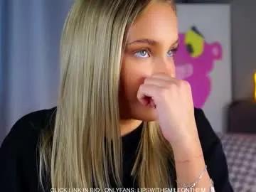 lipswithsmileonthem's avatar