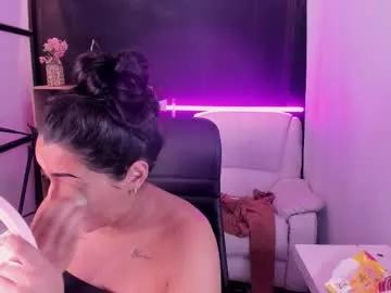 melodysnow — oil show on belly and breasts #new #bigboobs #bigass #pregnant #milk [450 tokens remaining]