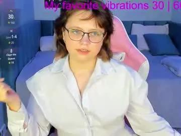 nina_lunaa on Chaturbate 