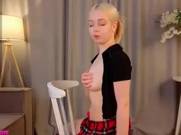 tinastevenson — Hi, im Annie! GOAL:  TITFUCK #new #squirt #18 #teen #young [0 tokens remaining]