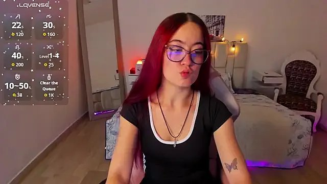 Amaraa_couper1 on StripChat 