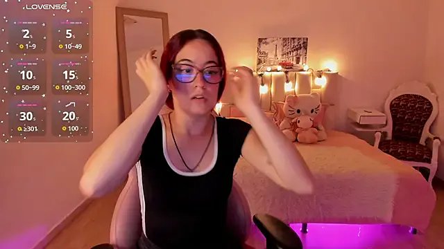 Amaraa_couper1 on StripChat 