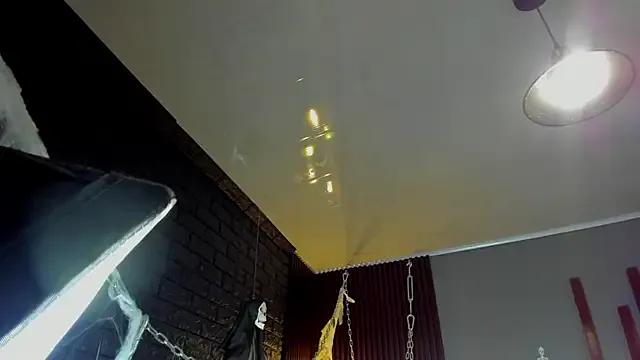 annie_barozzi on StripChat 