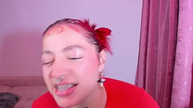 annika_taylor on StripChat 