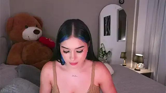 AnnyHizzle — In four without panties