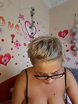 BellaBellaHot on StripChat 
