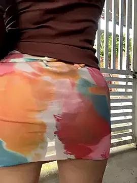 BigAssBee — Lick my pussy in public