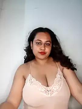 bumblebeegirl on StripChat 