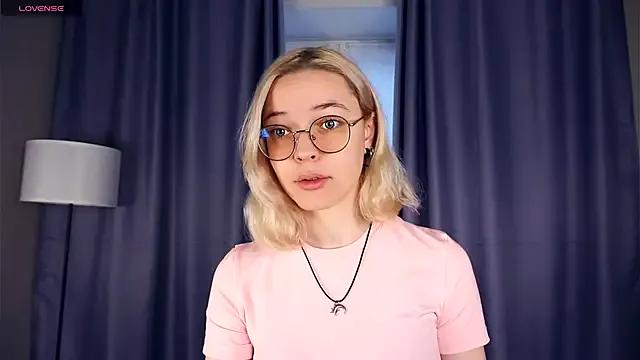 EdaKirkIin — Suck my delicious finger