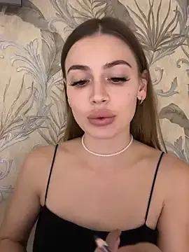 Elizabeth_Tay — Make my panties weet