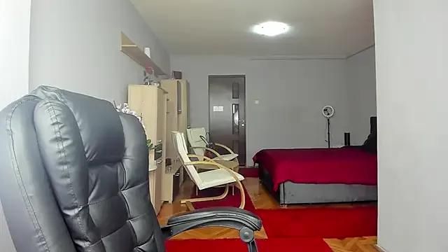 Ella_sweety00 on StripChat 