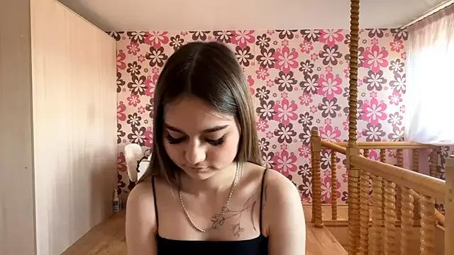 ellieluvureyes on StripChat 
