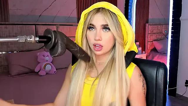 EmiilyHendriixx on StripChat 