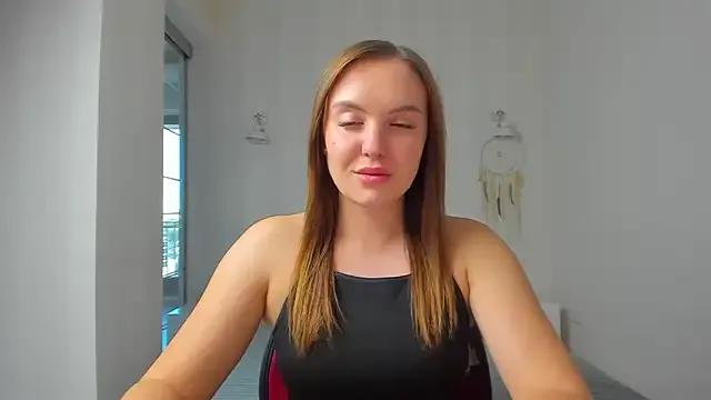 EmmaNorman on StripChat 