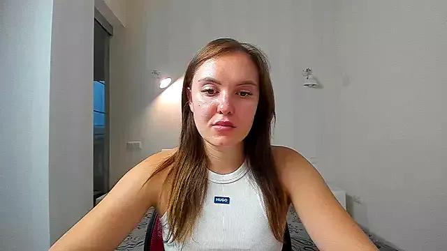 EmmaNorman on StripChat 