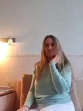 Evelina_cute — I'll show you my breasts