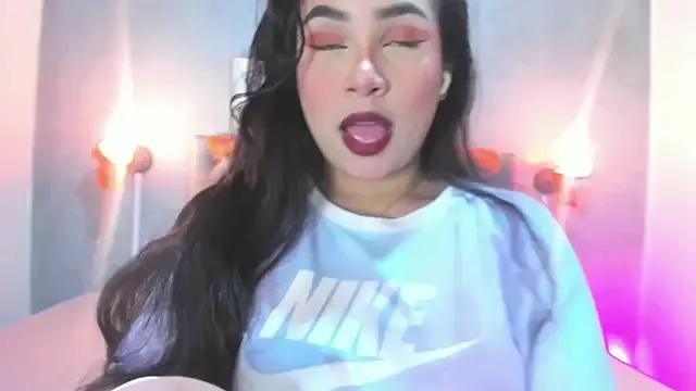 GiannaSlimJB — chupar dildo x 3 minutos