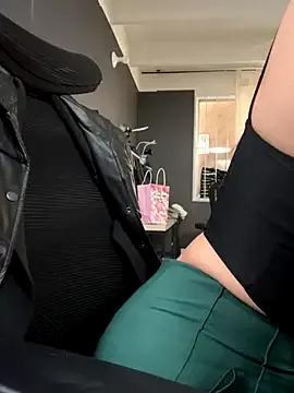 Isabella_Varella — Private on StripChat