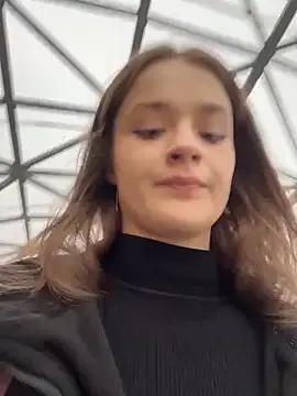 KittyQueeny — MAKE MY PUSSY WET NEAR PEOPLE IN MARKET
