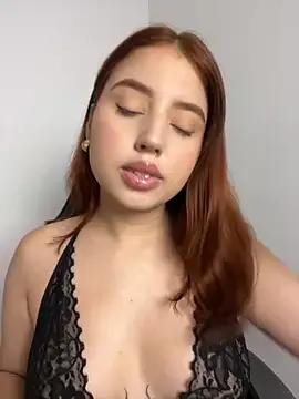 Lia_sex69 — SHOW PUSSY + TWERK