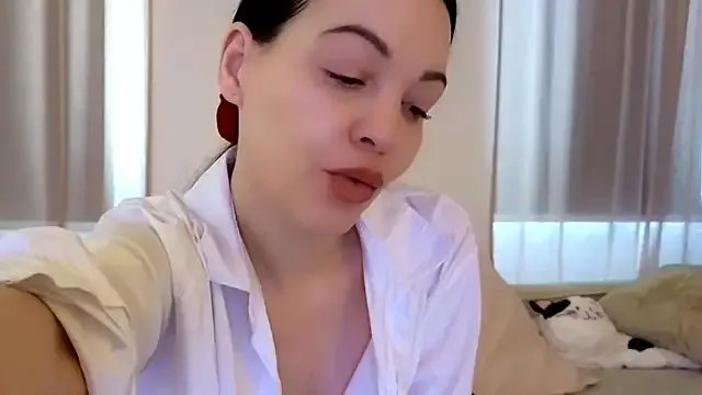 Lilie_romeo on StripChat 