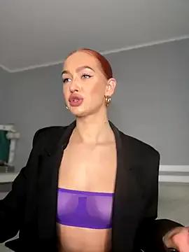 LittleFox___ — Fully naked show in oil 