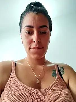 Luianna — Show de aceite en culo + azotes