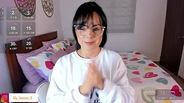 Lyliboomm on StripChat 