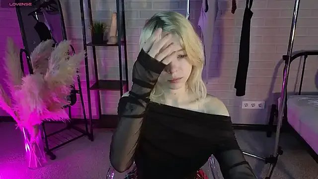 MillaHolt on StripChat 