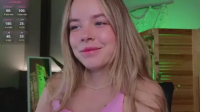 milly_shy on StripChat 