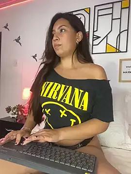 miss__caroline on StripChat 