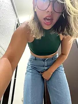sara_calderon on StripChat 
