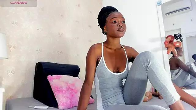 SARA_COLLIINS_ on StripChat 