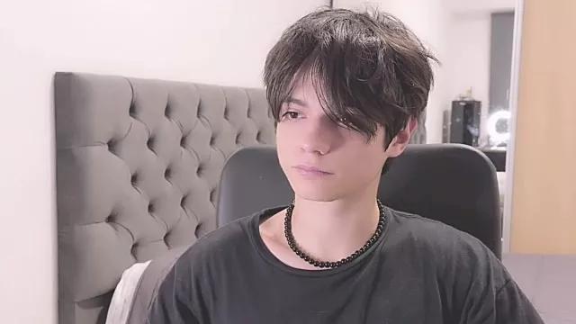 SasukeUhchiaa on StripChat 