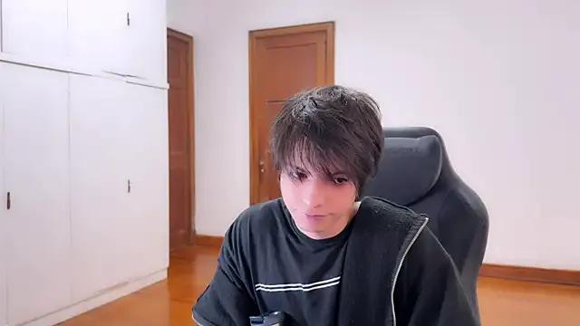 SasukeUhchiaa on StripChat 
