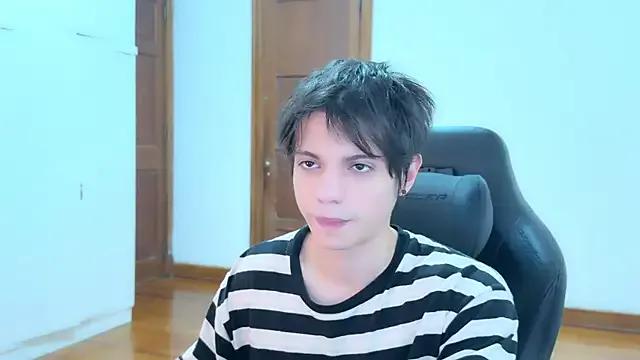 SasukeUhchiaa on StripChat 