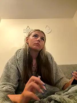 Summer21k on StripChat 